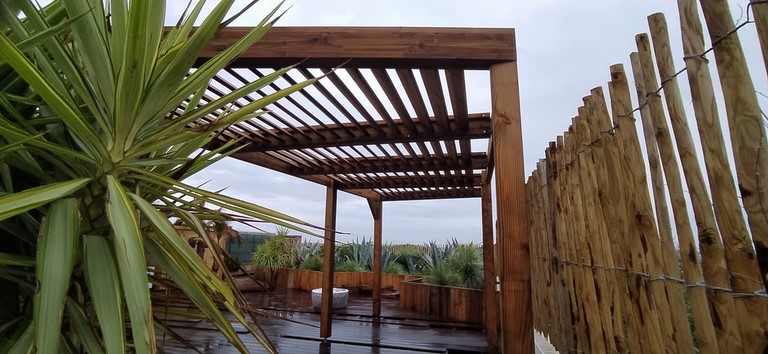 Pergola bois contemporaine Castries